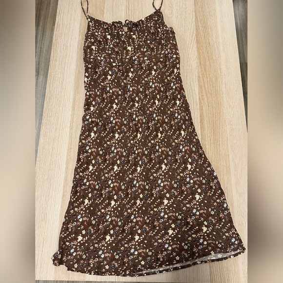 Aritzia Wilfred bellow midi floral dress in size 14 - Picture 2 of 7